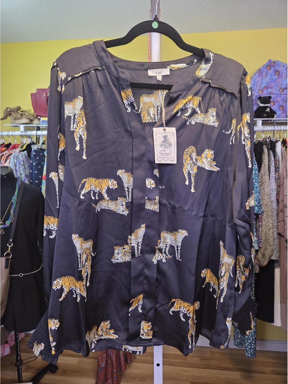 Easel Pullover Blouse